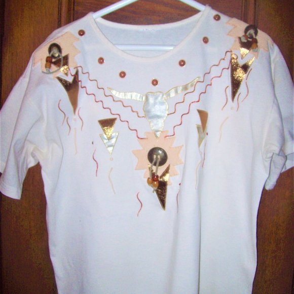 ~~~TOP in CULTURAL Design~~~(L/XL) - Picture 2 of 2